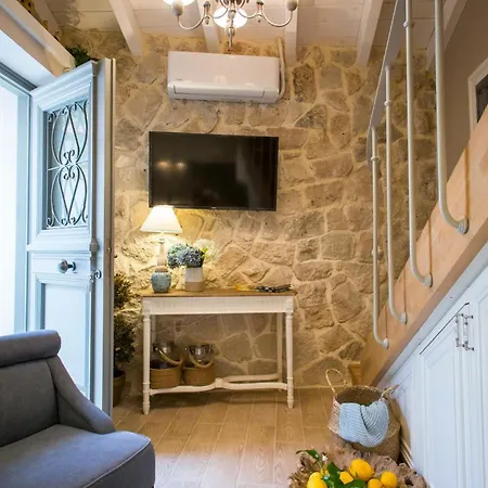 Case de vacanță Lianelia Boutique